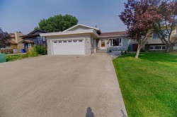 110 Ojibwa Road WEST Lethbridge, AB T1K 5L1