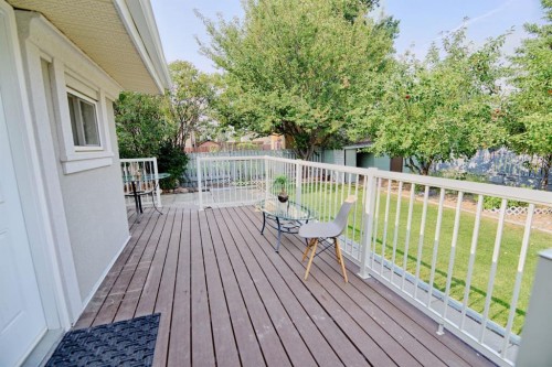 110 Ojibwa Road West, Lethbridge, AB - Outdoor With Deck Patio Veranda With Exterior
