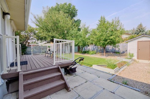 110 Ojibwa Road West, Lethbridge, AB - Outdoor With Exterior