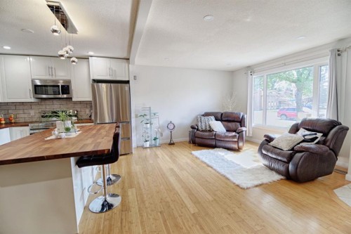 110 Ojibwa Road West, Lethbridge, AB - Indoor