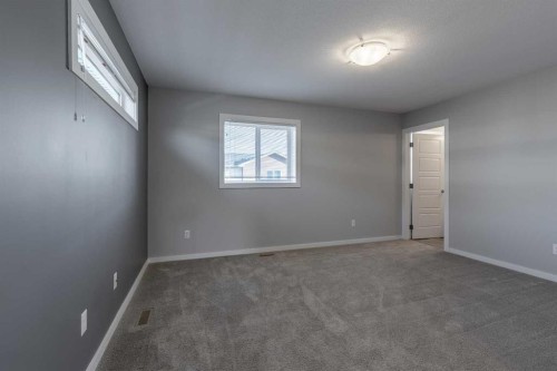 4-1202 Keystone Road West, Lethbridge, AB - Indoor Photo Showing Other Room