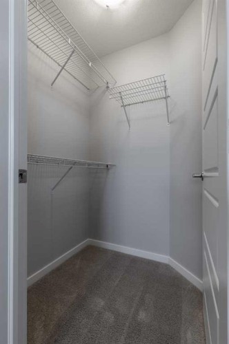 4-1202 Keystone Road West, Lethbridge, AB - Indoor With Storage