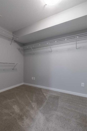 4-1202 Keystone Road West, Lethbridge, AB - Indoor With Storage