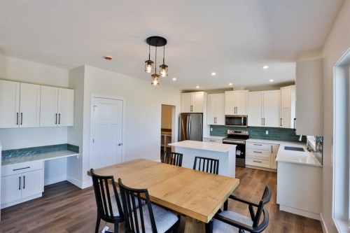 714 Fairways Drive, Vulcan, AB - Indoor