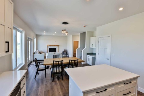 714 Fairways Drive, Vulcan, AB - Indoor Photo Showing Dining Room