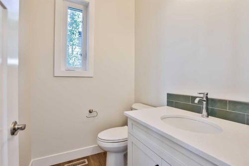 714 Fairways Drive, Vulcan, AB - Indoor Photo Showing Bathroom