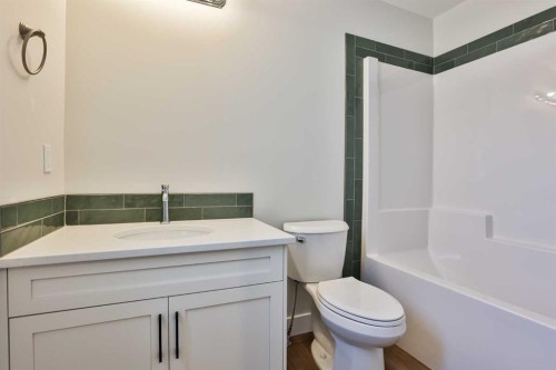 714 Fairways Drive, Vulcan, AB - Indoor Photo Showing Bathroom