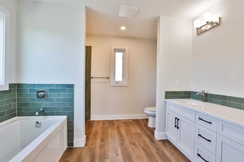 714 Fairways Drive, Vulcan, AB - Indoor Photo Showing Bathroom