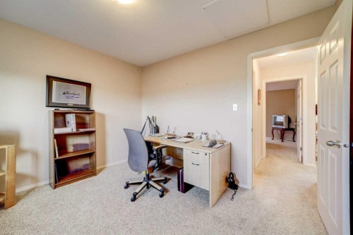 425 Edinburgh Road West, Lethbridge, AB - Indoor Photo Showing Office