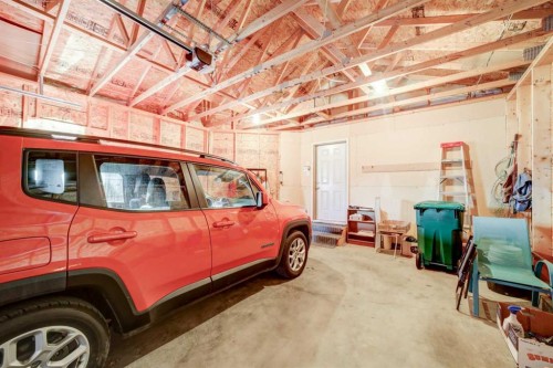 425 Edinburgh Road West, Lethbridge, AB - Indoor Photo Showing Garage
