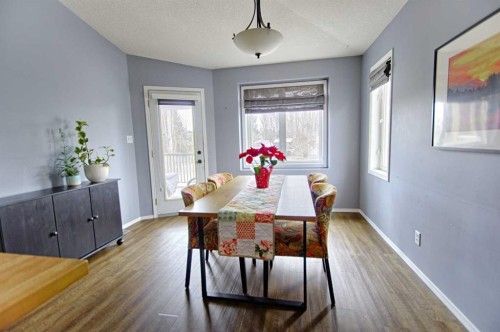 43 Chilcotin Way West, Lethbridge, AB - Indoor Photo Showing Dining Room