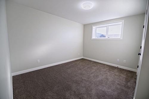 375 Skeena Crescent West, Lethbridge, AB - Indoor Photo Showing Other Room