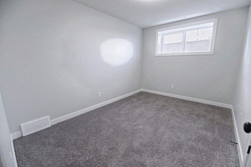 375 Skeena Crescent West, Lethbridge, AB - Indoor Photo Showing Other Room