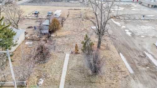 52 E 100 N, Raymond, AB 