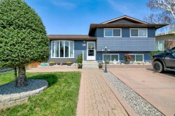 11 Erminedale Place NORTH Lethbridge, AB T1H 5X8