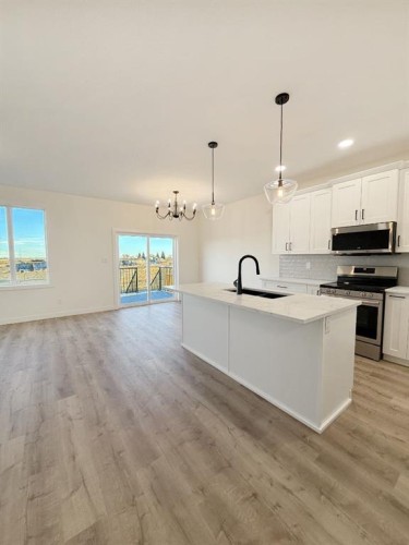 951 41 Avenue North, Lethbridge, AB - Indoor Photo Showing Kitchen With Upgraded Kitchen
