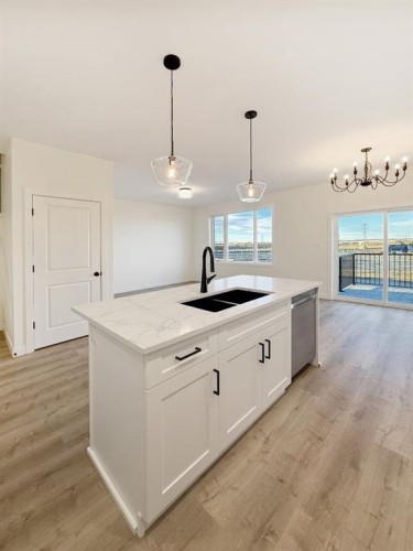 951 41 Avenue North, Lethbridge, AB - Indoor Photo Showing Kitchen With Double Sink