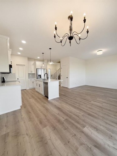 951 41 Avenue North, Lethbridge, AB - Indoor Photo Showing Kitchen
