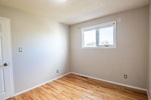 604 Terrace Park, Red Deer, AB - Indoor Photo Showing Other Room