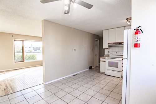604 Terrace Park, Red Deer, AB - Indoor Photo Showing Kitchen