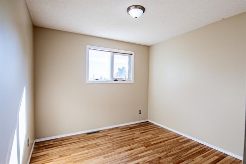 604 Terrace Park, Red Deer, AB - Indoor Photo Showing Other Room
