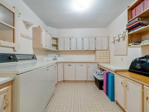 63004A 5 Highway, Welling, AB - Indoor