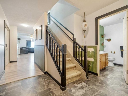 63004A 5 Highway, Welling, AB - Indoor Photo Showing Other Room