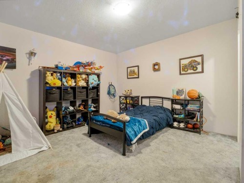 63004A 5 Highway, Welling, AB - Indoor Photo Showing Bedroom