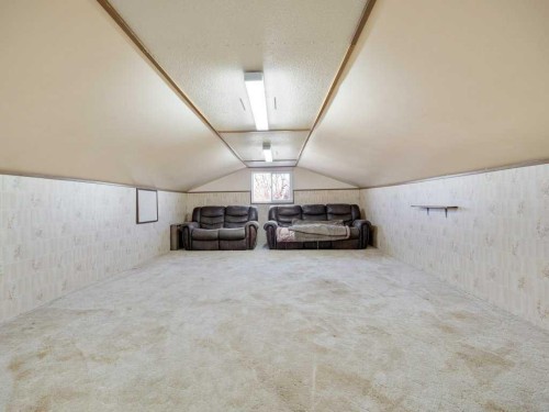 63004A 5 Highway, Welling, AB - Indoor Photo Showing Other Room