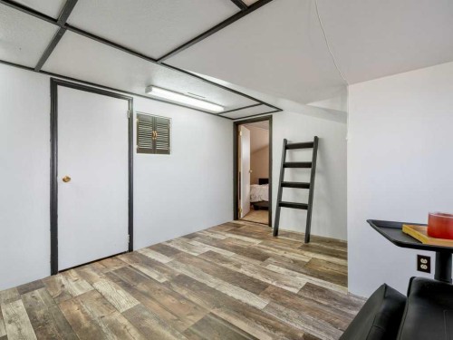 63004A 5 Highway, Welling, AB - Indoor Photo Showing Other Room