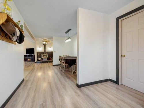 63004A 5 Highway, Welling, AB - Indoor Photo Showing Other Room