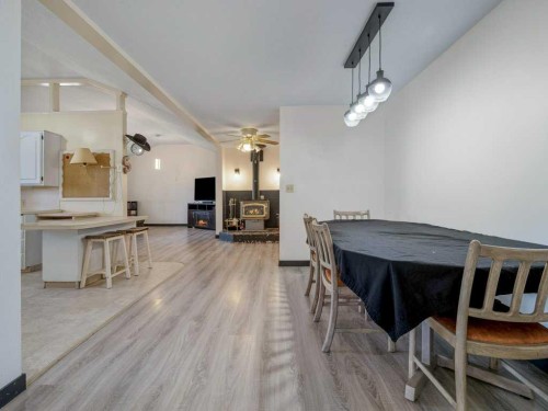 63004A 5 Highway, Welling, AB - Indoor Photo Showing Dining Room