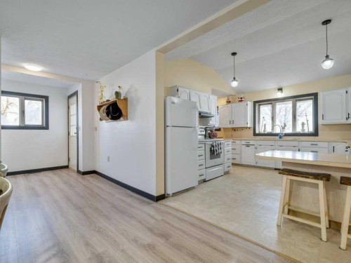 63004A 5 Highway, Welling, AB - Indoor Photo Showing Kitchen