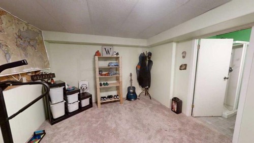 42 Ridgewood Boulevard West, Lethbridge, AB - Indoor