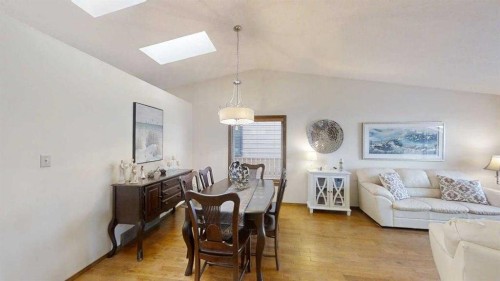 42 Ridgewood Boulevard West, Lethbridge, AB - Indoor