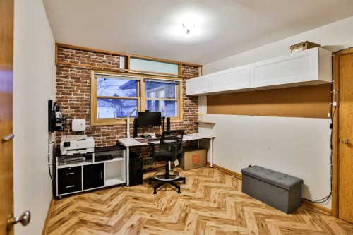 217 3 Street South, Vulcan, AB - Indoor