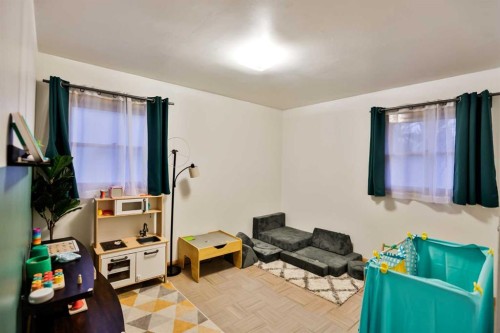 217 3 Street South, Vulcan, AB - Indoor