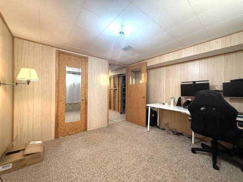 217 3 Street South, Vulcan, AB - Indoor Photo Showing Office