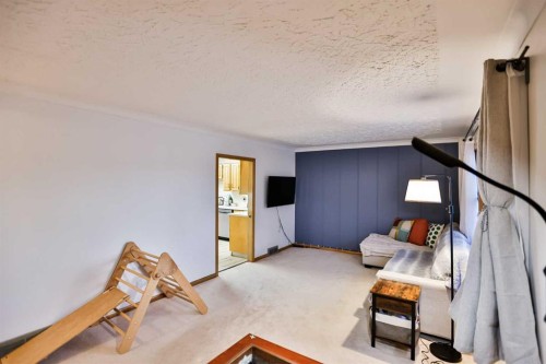 217 3 Street South, Vulcan, AB - Indoor