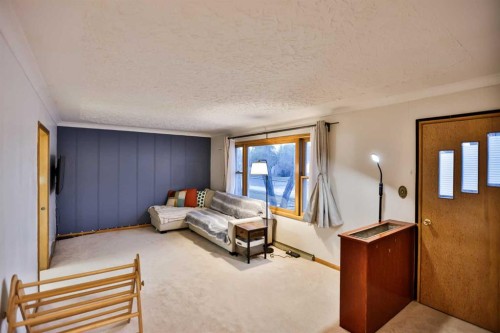 217 3 Street South, Vulcan, AB - Indoor Photo Showing Bedroom