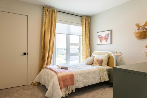 680 Devonia Road West, Lethbridge, AB - Indoor Photo Showing Bedroom