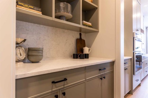 680 Devonia Road West, Lethbridge, AB - Indoor