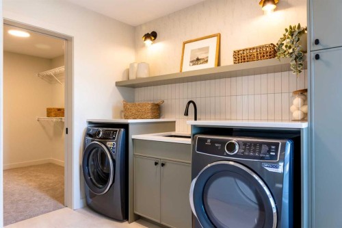 680 Devonia Road West, Lethbridge, AB - Indoor Photo Showing Laundry Room