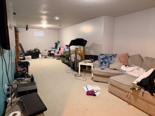 5214 38 Avenue, Taber, AB - Indoor