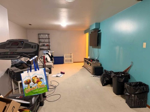 5214 38 Avenue, Taber, AB - Indoor