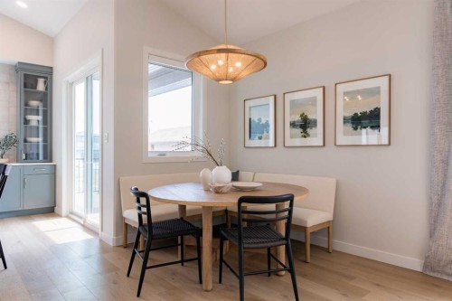 552 Riverhills Way West, Lethbridge, AB - Indoor Photo Showing Dining Room