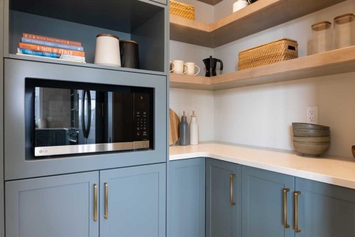 552 Riverhills Way West, Lethbridge, AB - Indoor