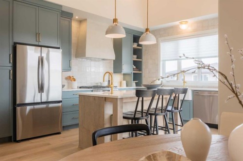 552 Riverhills Way West, Lethbridge, AB - Indoor