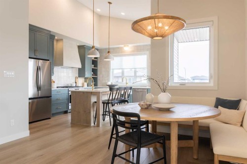 552 Riverhills Way West, Lethbridge, AB - Indoor Photo Showing Dining Room