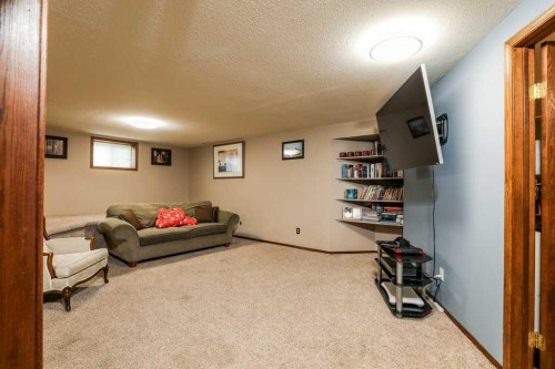 562 27 Street, Fort Macleod, AB - Indoor Photo Showing Basement
